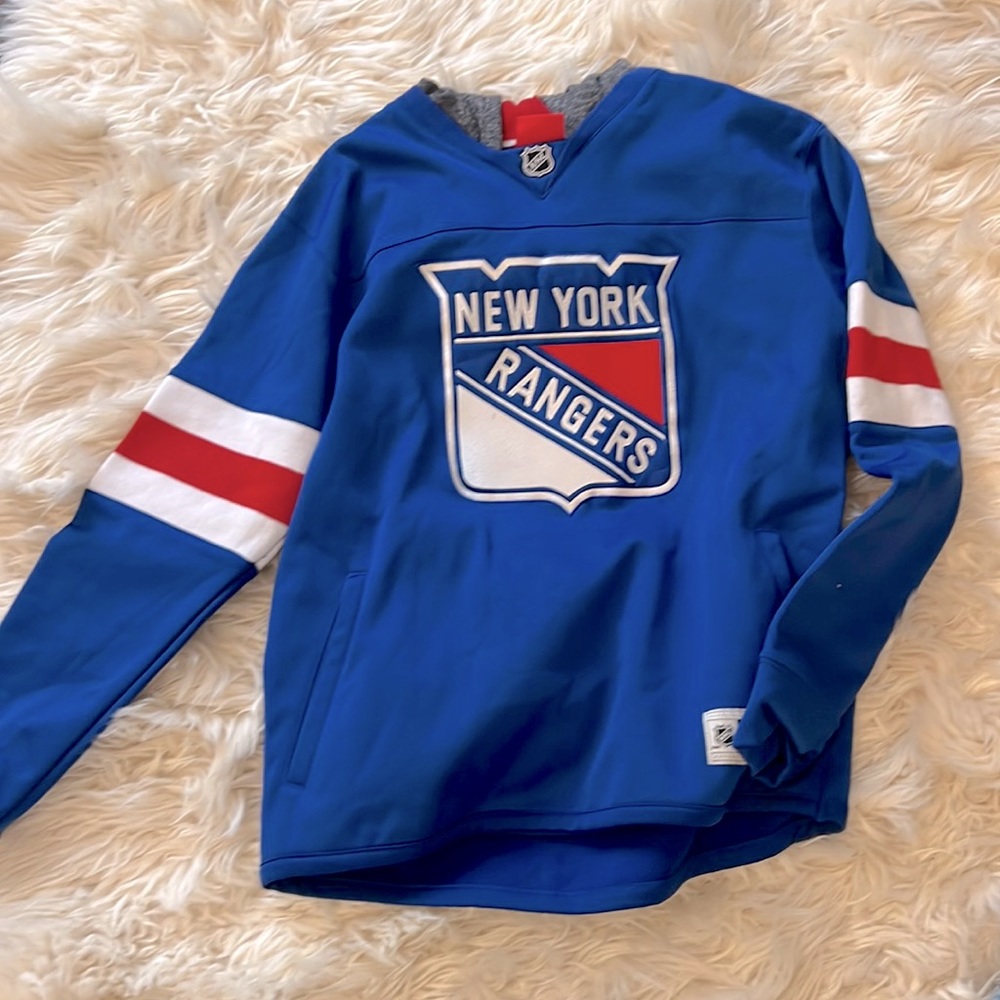 NY Rangers Hockey hoodie size 14/16 fits like a women’s small